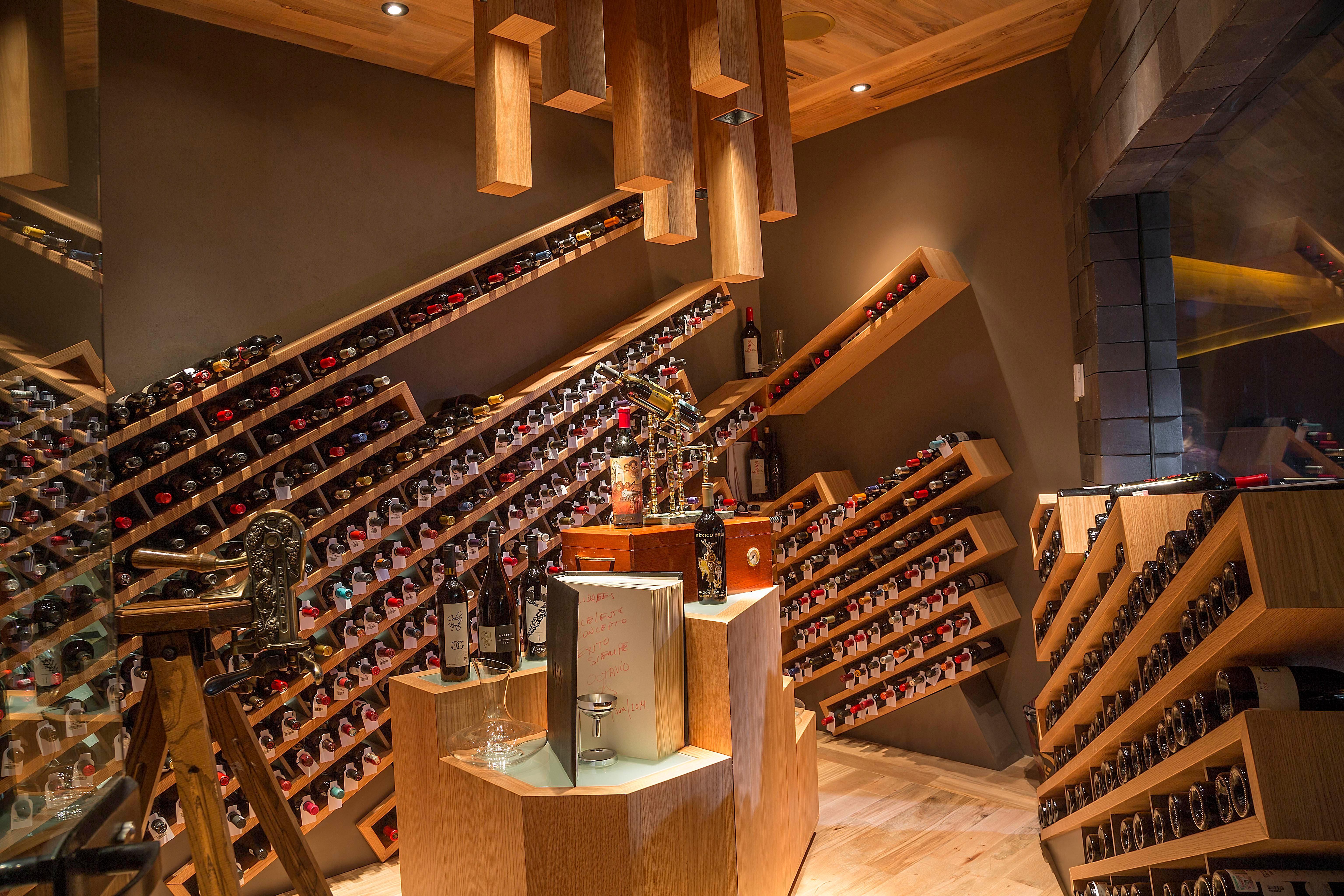 Presidente Intercontinental Mexico City By Ihg Dış mekan fotoğraf Wine cellar